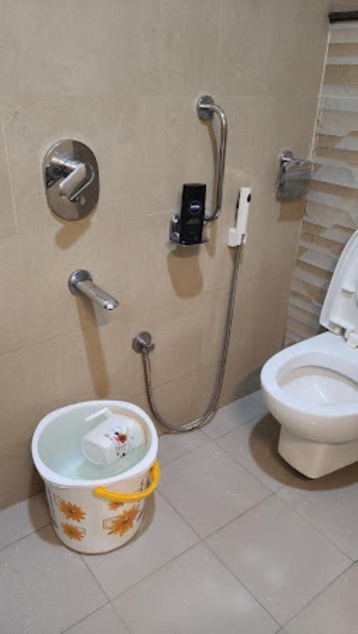Hotel Raj Inn Bhubaneswar Eksteriør billede